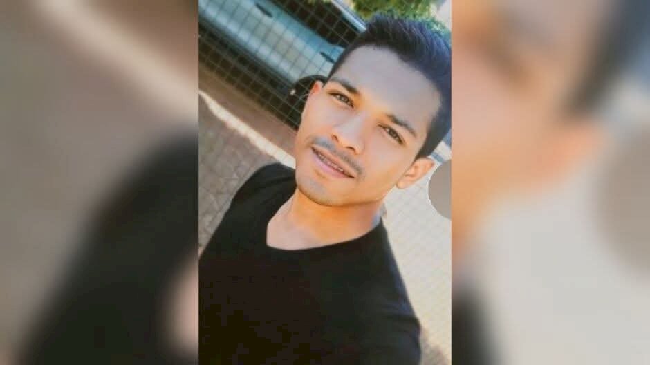 Motociclista bate em carreta na BR -060 e fica em estado grave