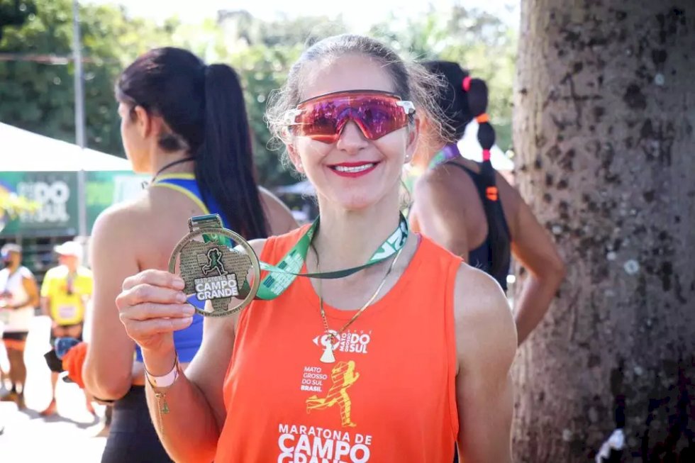 Ivinhemense corredora por paixão e faxineira de profissão, Silvânia venceu a prova dos 42 km