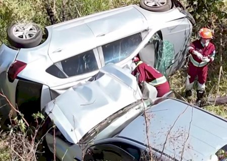 Colisão entre caminhonete e carro deixa uma vítima fatal e outro ferido na BR -263