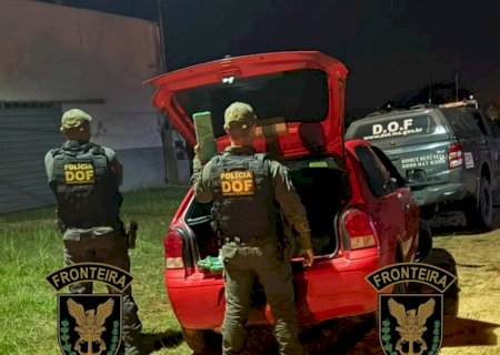 Carro furtado em Curitiba é recuperado pelo DOF com mais de 50 quilos de drogas