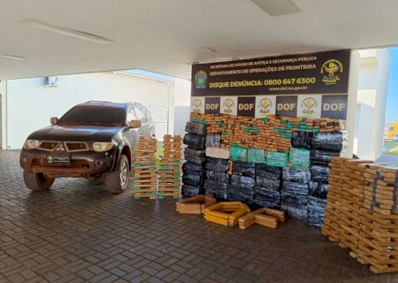 Traficante foge e abandona mais de 1,3 tonelada de maconha em estrada rural