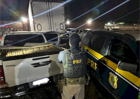 PRF apreende 2 toneladas de maconha e recupera caminhonete