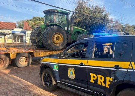 PRF recupera trator furtado