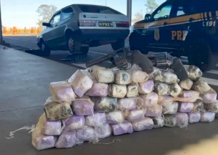 PRF apreende 12,9 kg de cocaína e duas armas de fogo