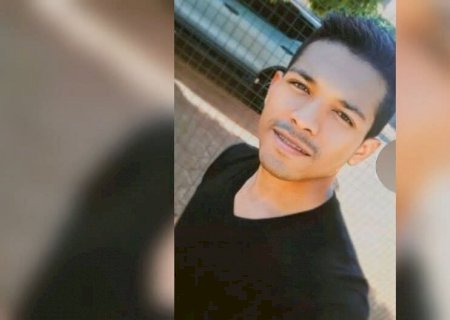Motociclista bate em carreta na BR -060 e fica em estado grave