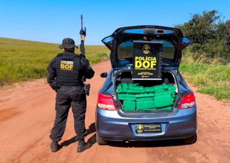 DOF recupera carro furtado em Minas Gerais com quase 400 quilos de drogas que seguiam para São Paulo