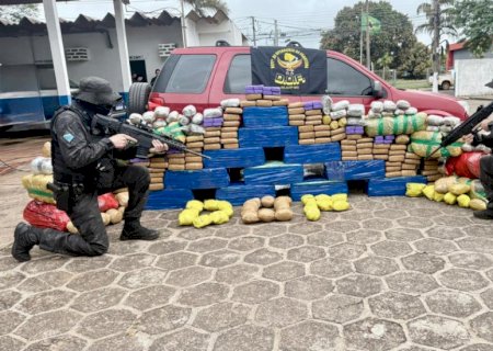 DOF apreende 500 quilos de drogas em carro furtado