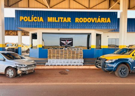 Motorista foge da PMR e abandona veículo com mais de 600 Kg de droga