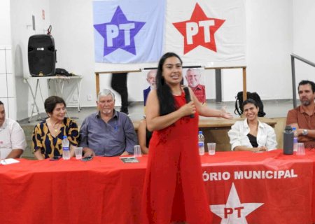 Em clima de festa, Janayna Guiordano assume o PT de Ivinhema
