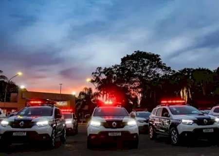 Mãe e padrasto são presos após chicotear crianças de 4 e 8 anos