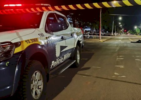 Ciclista morre atropelado por caminhão