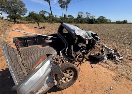 Grave acidente entre caminhonete e carreta resulta em morte da MS-480, região de divisa de MS com SP