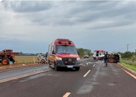 Jovem morre e três ficam feridos em capotamento na MS - 430