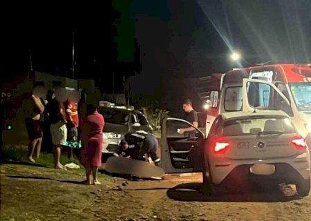 Homem é morto e outro ferido a tiros após briga em bar