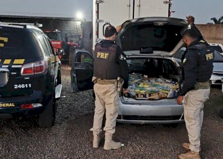 Condutor foge e abandona veículo com mais de 500 kg de maconha e skunk