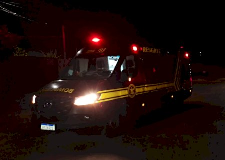 Ivinhema - Moto conduzida por menor de idade colide na traseira de carro e dois ficam feridos