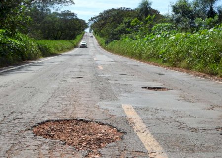 Buracos na MS-141 entre Ivinhema e Naviraí provocam prejuízos e preocupação entre motoristas