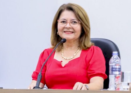 Ivonete Mendonça solicita instalação de uma tenda fixa no cemitério municipal e construção de cobertura no CEM