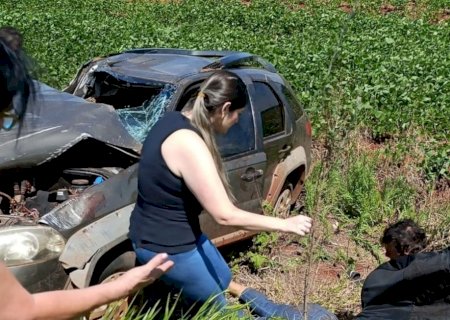 Duas pessoas são resgatadas em estado grave após acidente em rodovia de MS
