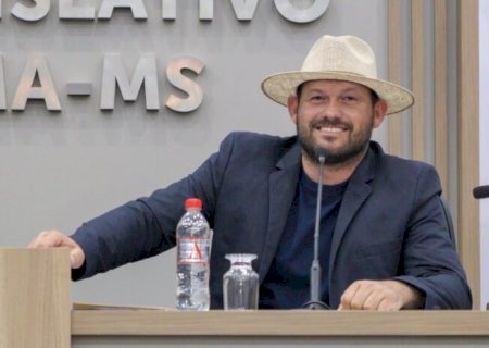 Eder Chicó solicita construção de campo de futebol na gleba Ouro verde