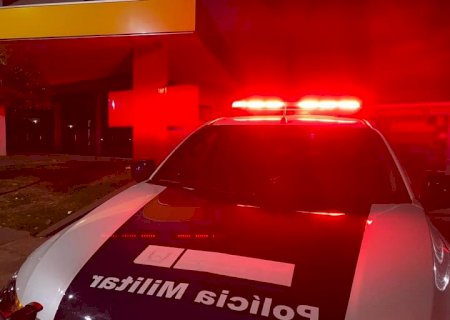 Mulher pede socorro em posto de combustível após ser agredida pelo companheiro