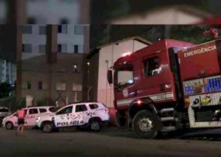 Paí mata filha de três anos, e concreta na o corpo na lavanderia de casa
