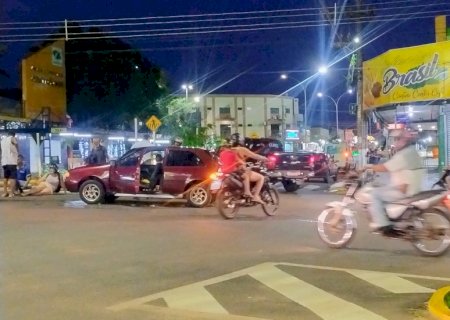 Ivinhema- Acidente envolvendo uma moto e um carro deixa duas vítimas feridas