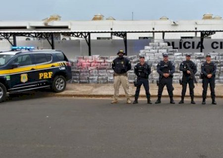 PRF e PM apreendem 5,6 toneladas de maconha na BR-158