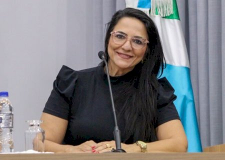 Lucimar Viana requer informações claras sobre como funciona o atendimento das demandas da população referente ao uso de maquinário municipal