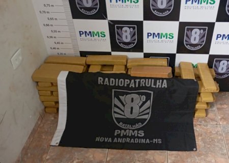 Polícia Militar apreende 61,5 kg de maconha e prende um homem por tráfico de drogas e adulteração de veículo