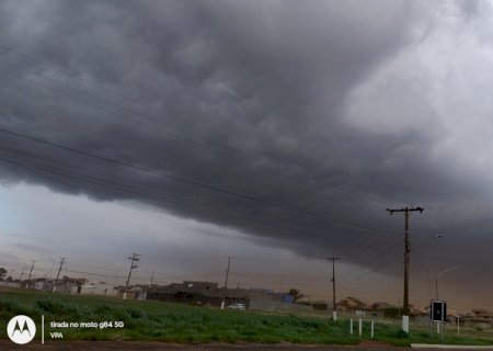 Primeira frente fria do outono chega a MS com risco de ciclone e tempestades, mínima de 12ºC