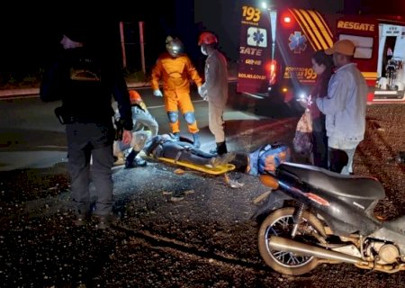 Jovem fica ferida após cair de moto em buraco na MS-134 entre Nova Andradina e Batayporã