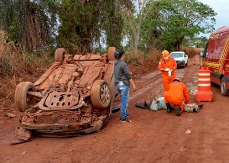 Angélica: Capotamento na MS-141, deixa motorista ferido em estrada entre município e a ponte do Rio Ivinhema
