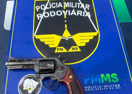 Polícia Militar Rodoviária apreendeu uma arma de fogo na MS-295