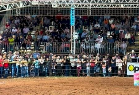 Agro Angélica termina neste domingo com final do rodeio profissional