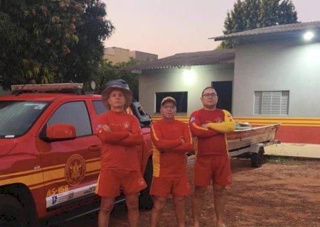 Ivinhema: Equipe dos Bombeiros segue para o Rio Ivinhema em busca de homem desaparecido