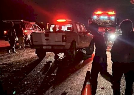 Motociclista morreu ao tentar contorno e ser arremessado sob viatura penal