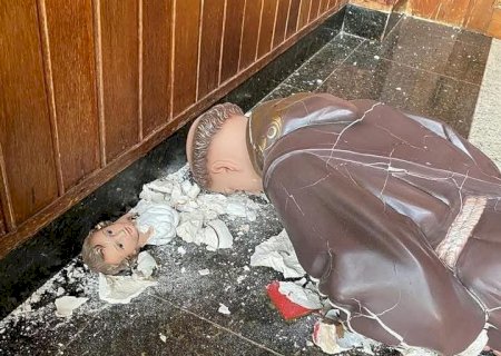 Estátua de Santo Antônio é destruída dentro de Igreja e revolta comunidade, homem de 34 anos foi preso pela polícia civil