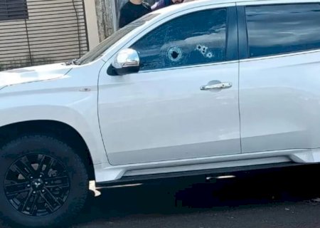 Pistoleiro de moto executa empresário dentro de carro em Ponta Porã